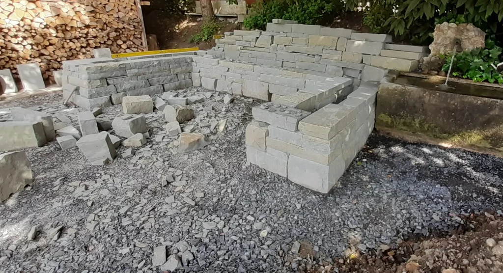 Gestaltung eines naturnahen Gartens an der Arbeitsstelle